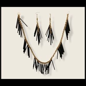 Necklace earrings set